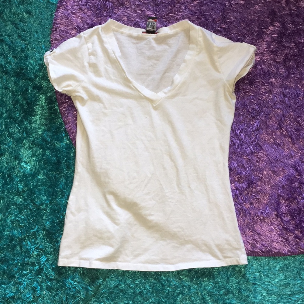 White fitted v-neck top